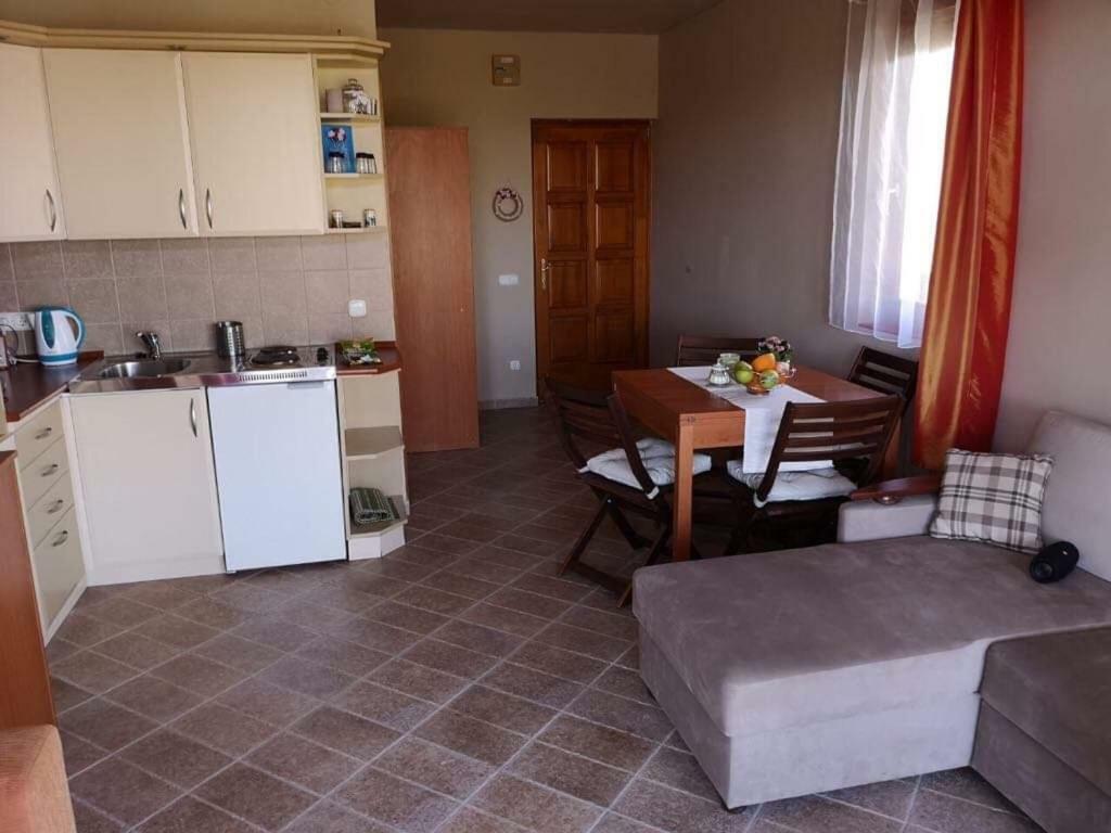 Апартаменты Horvath Apartman Фоньод Экстерьер фото